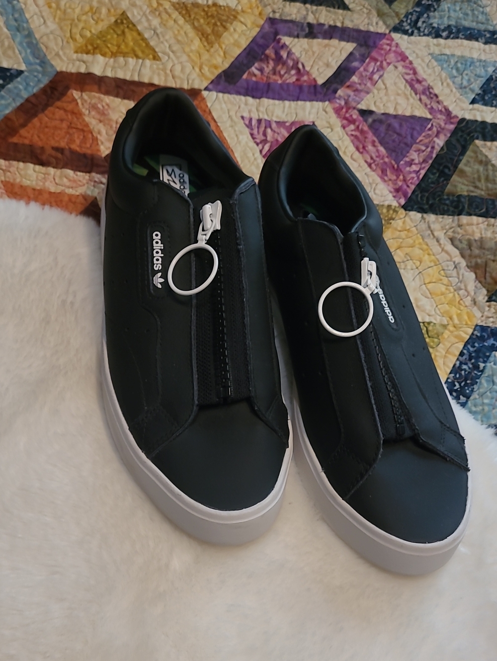 Adidas Sleek Black & White Y2K Style Casual O Ring Zip Up Sneaker 8.5